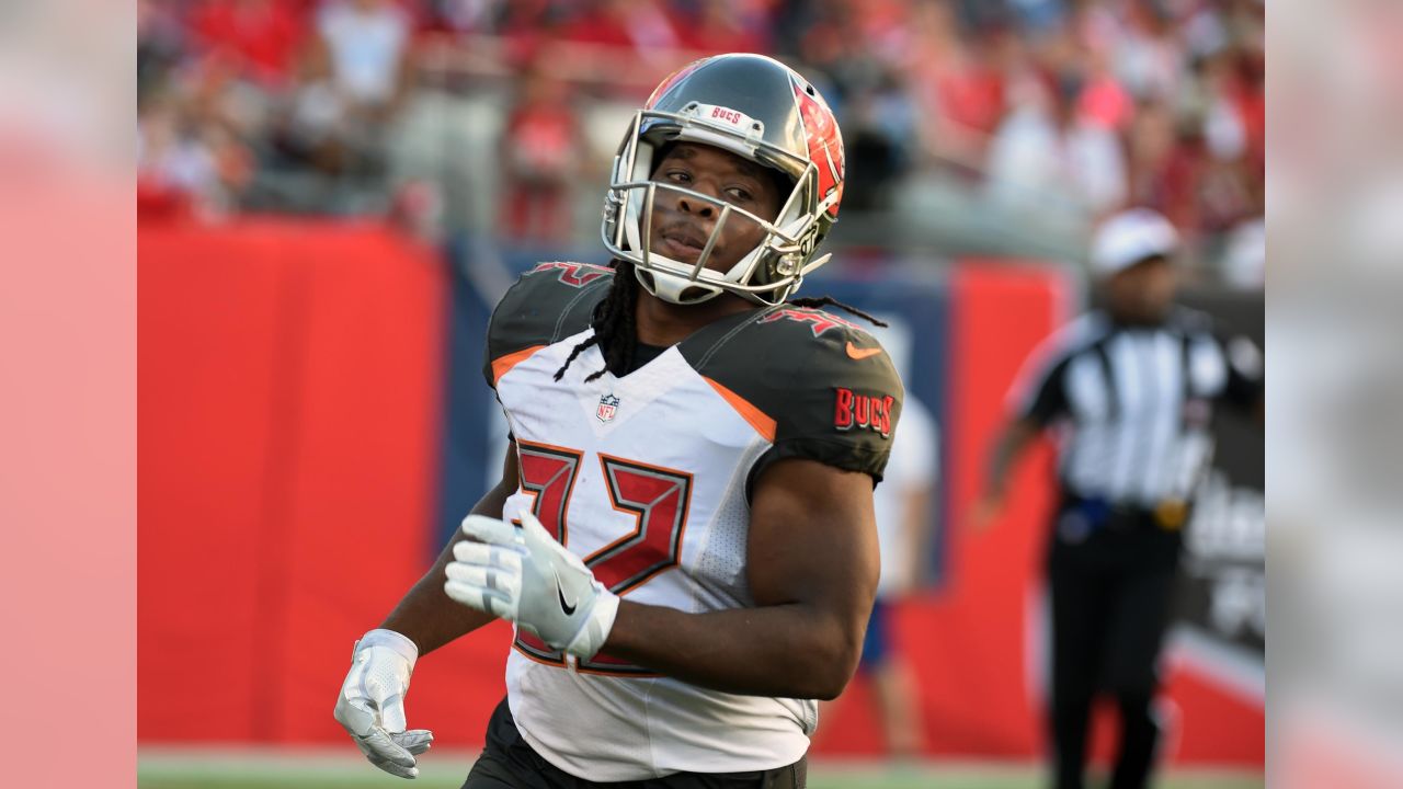 Bucs' Jacquizz Rodgers sets career high for rushing yards for second  straight week