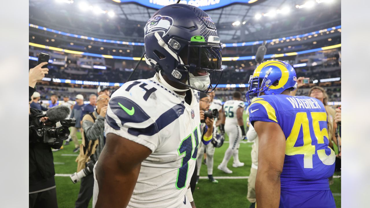 Seattle Seahawks tight end Will Dissly (89) catches a pass against the Los  Angeles Rams during a NFL football game, Sunday, Dec. 4, 2022, in Inglewood  Stock Photo - Alamy