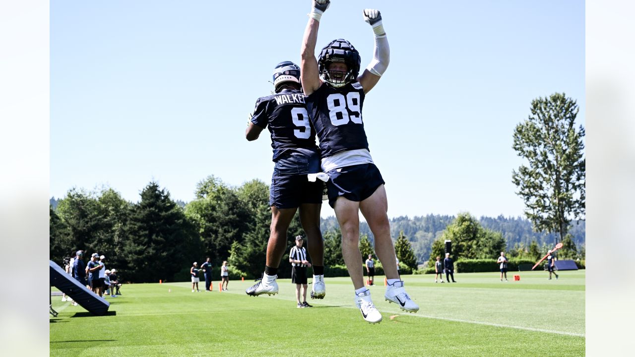 News, notes, highlights from Day 6 of Seattle Seahawks training camp -  Field Gulls