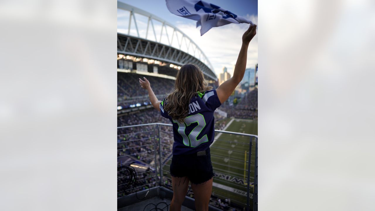 Denver Broncos Cheerleader's Racy Photo Went Viral - Sakhi Health