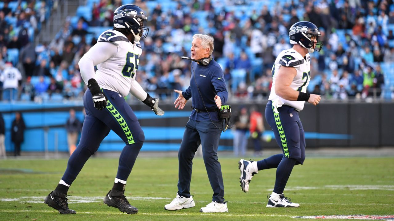 NFL 2022, Week 14 results: Seahawks playoff hopes take huge hit with 30-24  loss to Panthers - Field Gulls