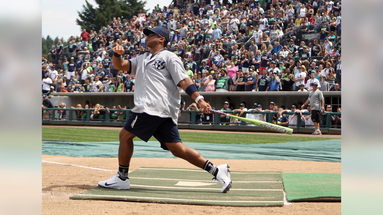 Seahawks players, Seattle sports stars highlight celebrity softball game -  Field Gulls