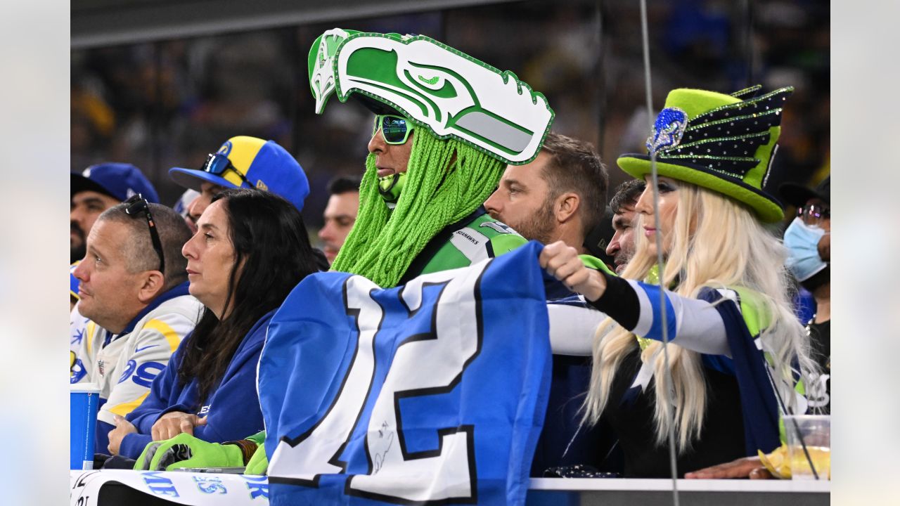 Seattle Seahawks Vs. Los Angeles Rams. Fans Support On NFL Game. Silhouette  Of Supporters, Big Screen With Two Rivals In Background. Stock Photo,  Picture And Royalty Free Image. Image 151158439.