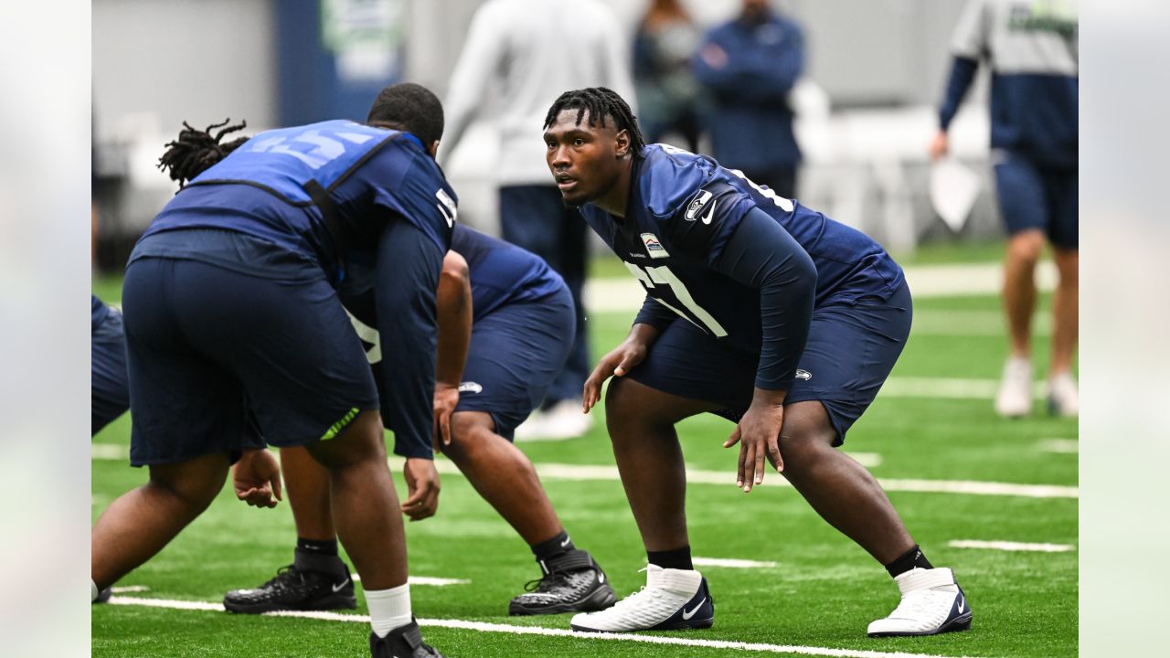 Seattle Seahawks offensive tackle Charles Cross (67) during an NFL football  game against the Denver Broncos, Monday, Sept. 12, 2022, in Seattle, WA.  The Seahawks defeated the Bears 17-16. (AP Photo/Ben VanHouten