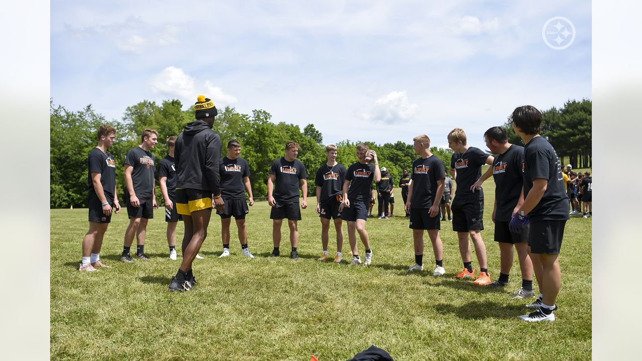 PHOTOS: 2022 Mel Blount Youth Home Rookie Visit