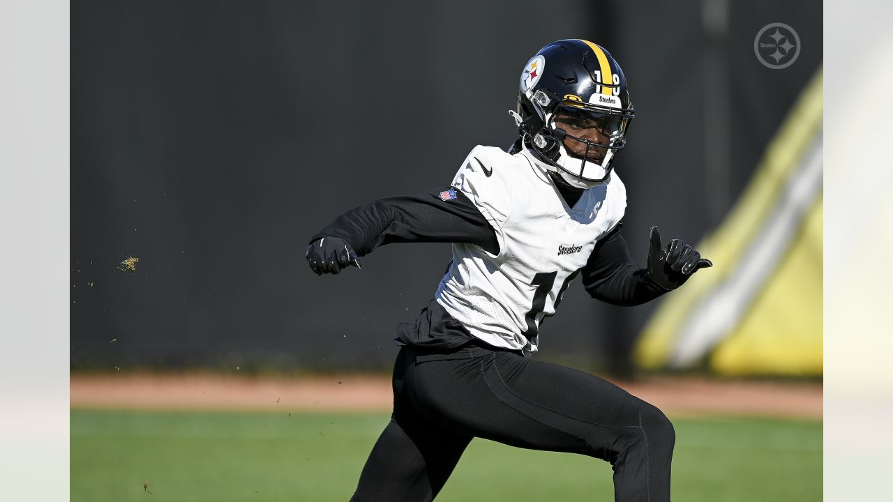 Steelers' Diontae Johnson embraces underdog role ahead of playoff game