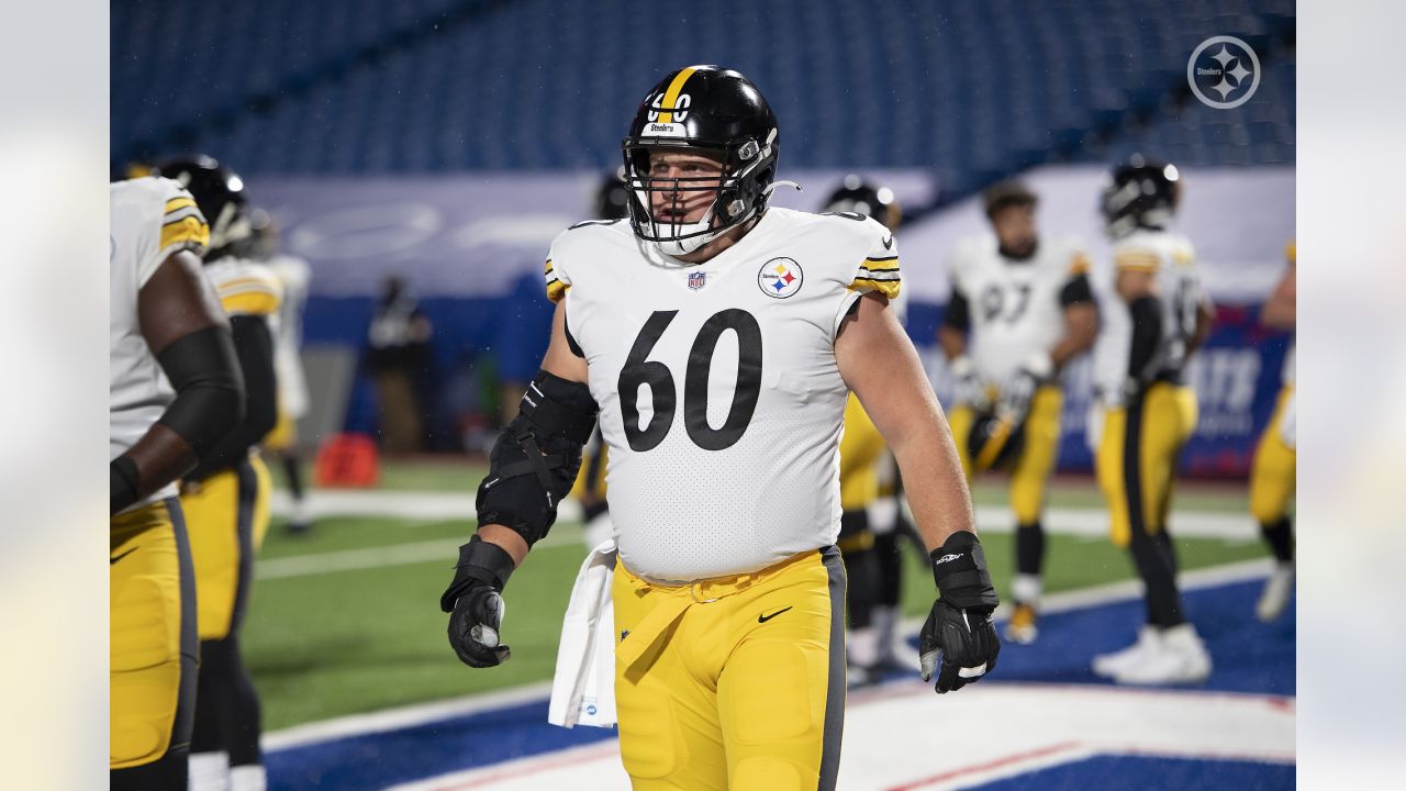 Former Steelers J.C. Hassenauer agrees to terms with the New York