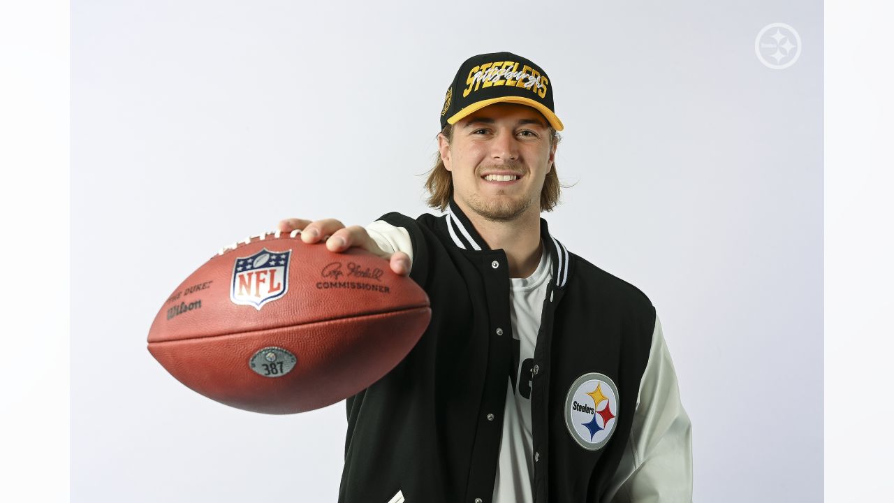 What's keeping N.J.'s Kenny Pickett from signing with the Steelers? 