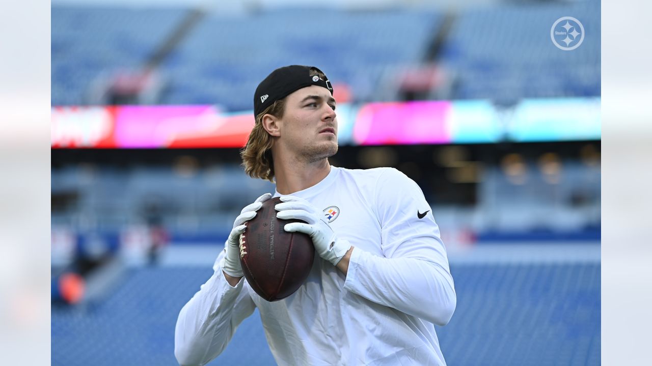 LOOK: Bills QB Josh Allen wears Ryan Fitzpatrick jersey during warmups