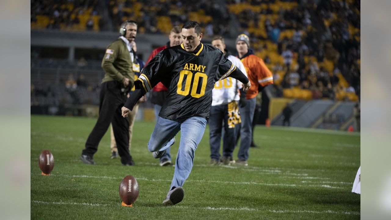 Steelers donate $75,000 during Veterans Day activities
