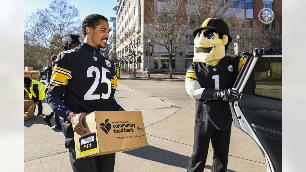 Pirates, Steelers, and Penguins to Partner with Giant Eagle and Greater  Pittsburgh Community Foodbank to Distribute Thanksgiving Meals to Area  Families