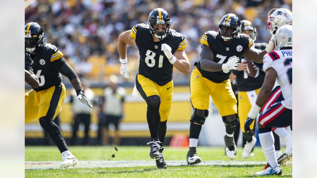 Pittsburgh Steelers tight end Zach Gentry (81) walks on the sideline during  the first half of a preseason NFL football game against the Jacksonville  Jaguars, Saturday, Aug. 20, 2022, in Jacksonville, Fla. (