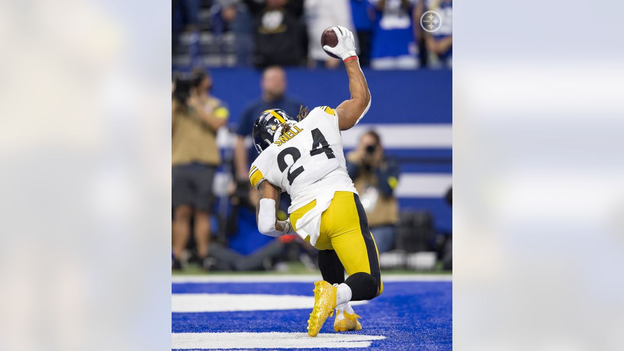 Pittsburgh Steelers running back Derek Watt (44) and Benny Snell