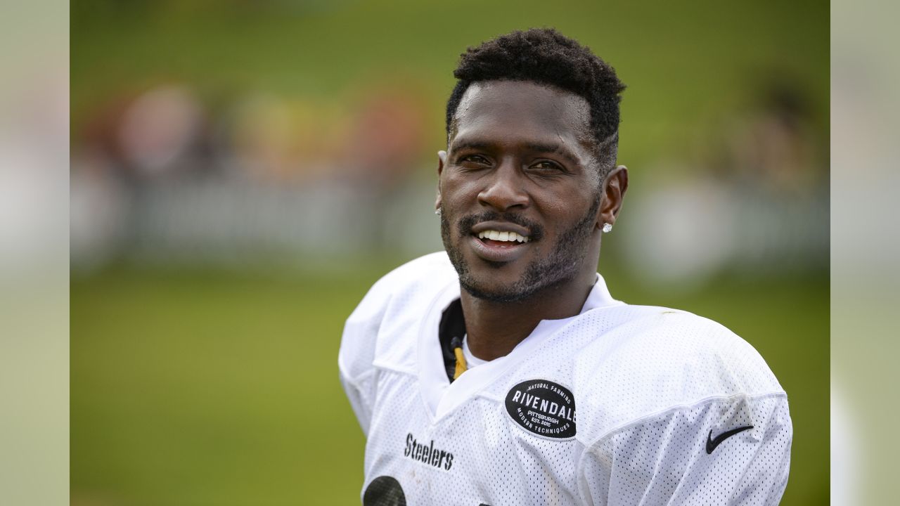 Former Pittsburgh Steeler Antonio Brown says he wants to retire, but not  play, in the black and gold – WPXI