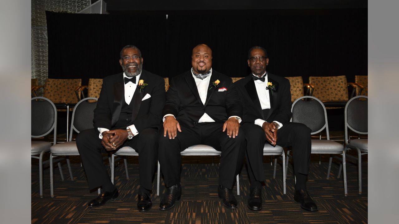 Mel Blount honors Dwyane Woodruff at annual celebrity roast - Behind the  Steel Curtain