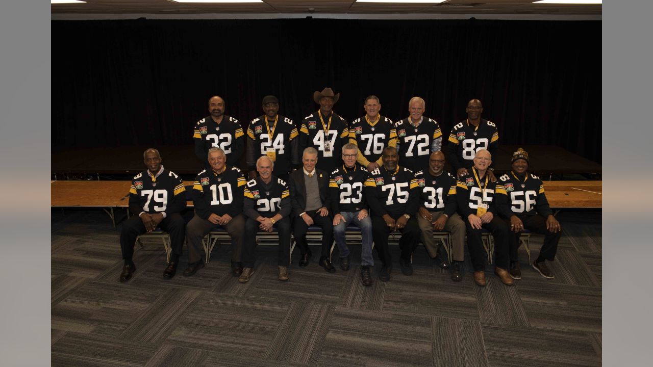 Pittsburgh Steelers on X: Alumni Weekend group pic 