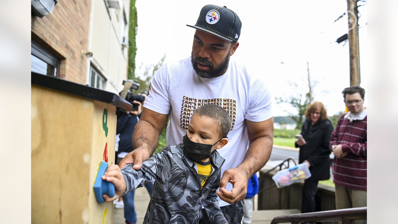 Steelers star Cam Heyward is helping The Pittsburgh Foundation's  #SpreadHope campaign for its Emergency Action Fund