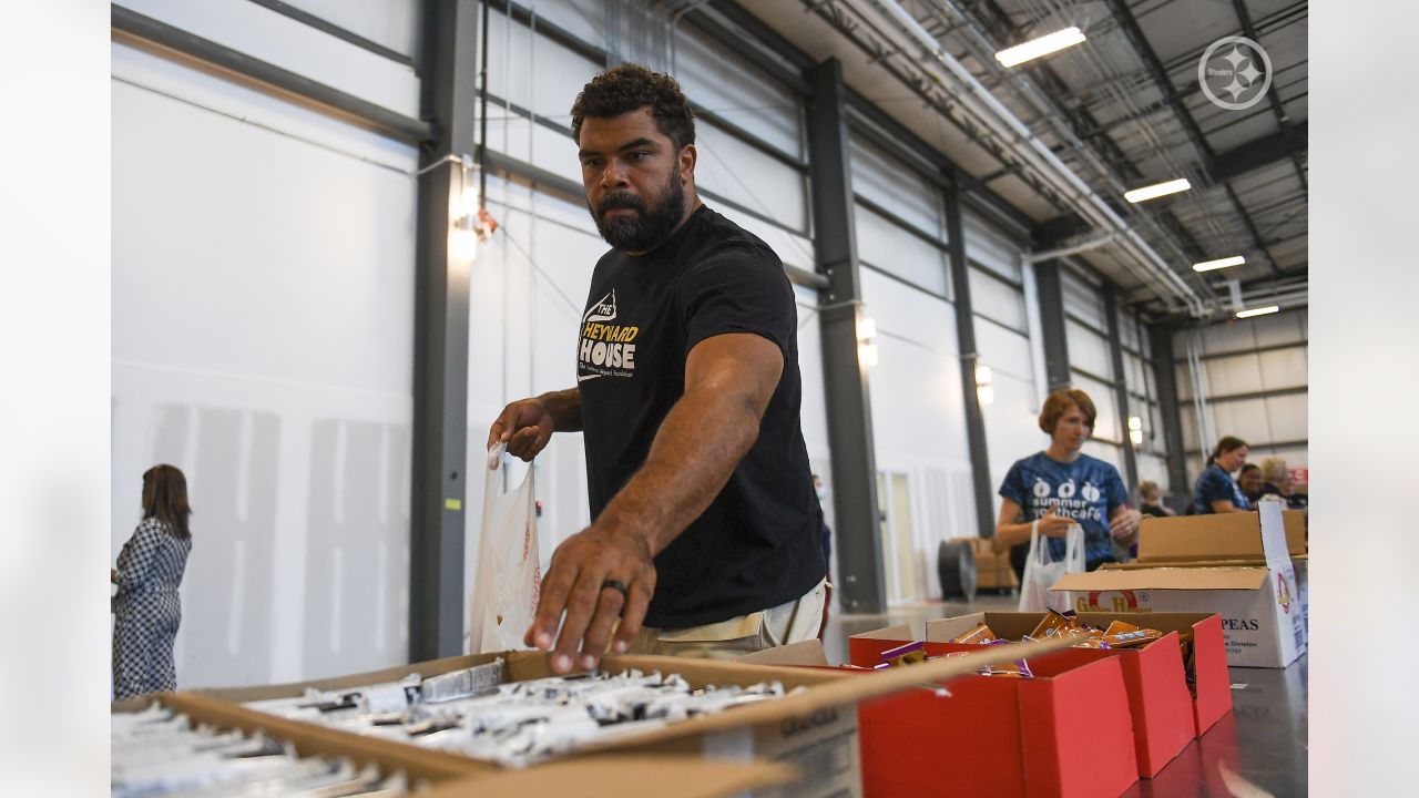 Steelers star Cam Heyward is helping The Pittsburgh Foundation's  #SpreadHope campaign for its Emergency Action Fund