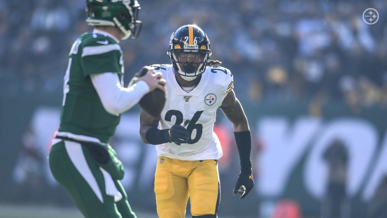 Le'Veon Bell and the New York Jets upset the Pittsburgh Steelers, 16-10