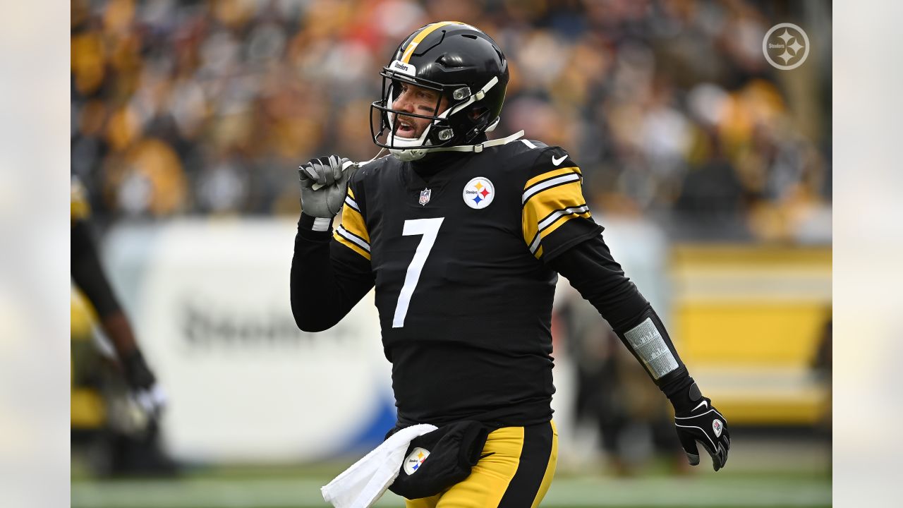 Roethlisberger hits another career milestone