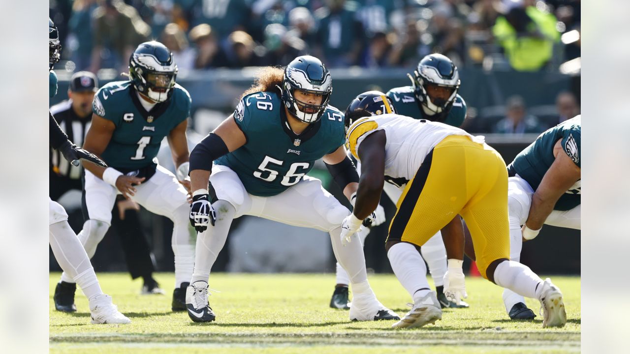 PHILADELPHIA, PA - DECEMBER 04: Philadelphia Eagles guard Isaac Seumalo (56)  sets up to block during