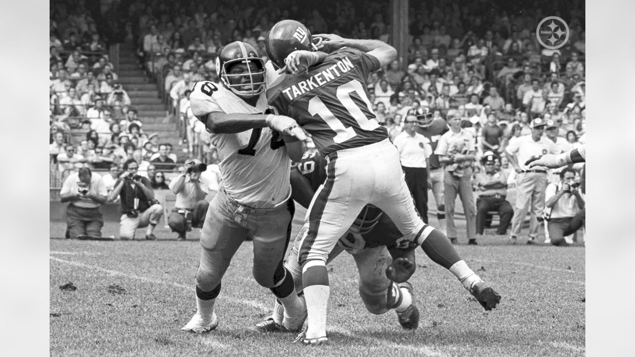 Steelers Throwback Thursdays: Dwight White records first-ever Super Bowl  safety - Steel City Underground