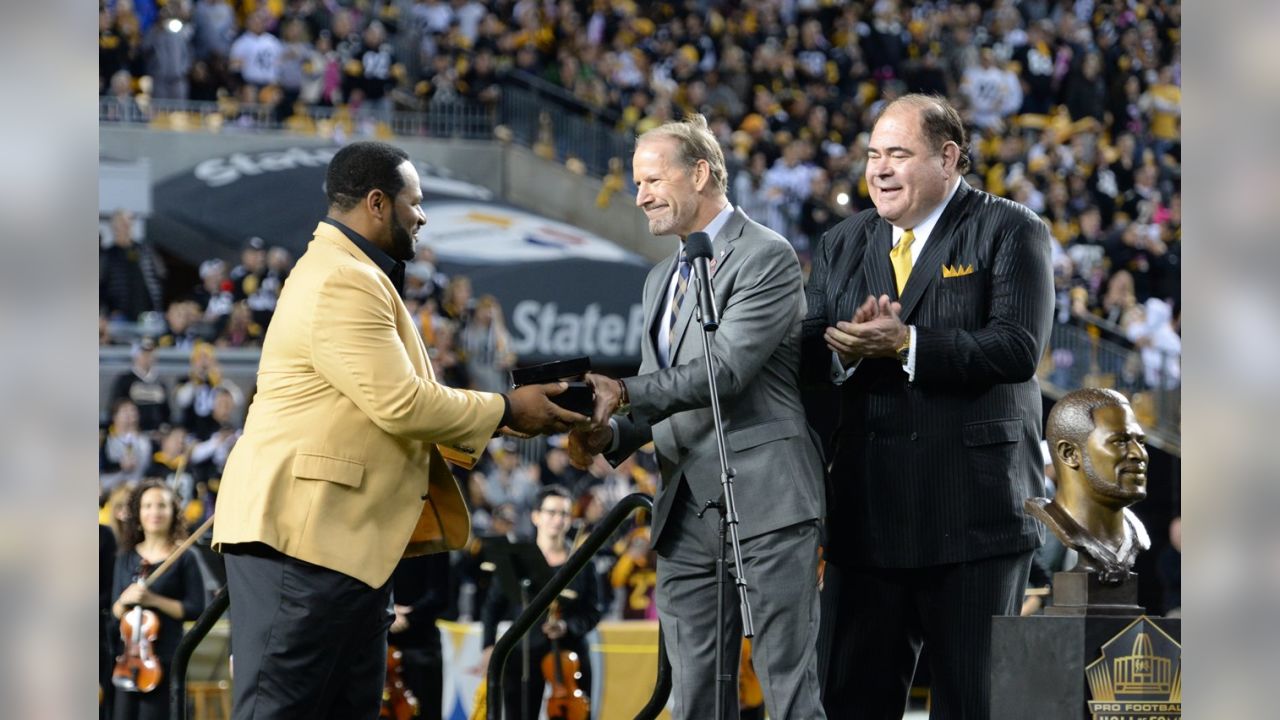 PHOTOS: Jerome Bettis receives his Hall of Fame ring