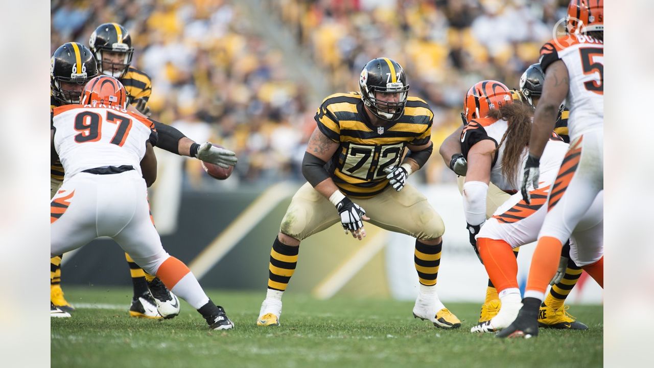 Steelers to retire bumblebee uniforms at the end of 2016