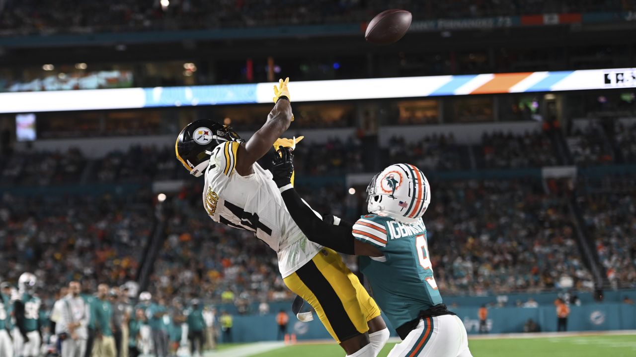 Kenny Pickett throws 2 late interceptions, Steelers can't rally in loss to  Dolphins