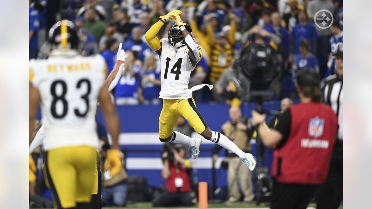 PHOTOS: Feature frames - Steelers at Colts