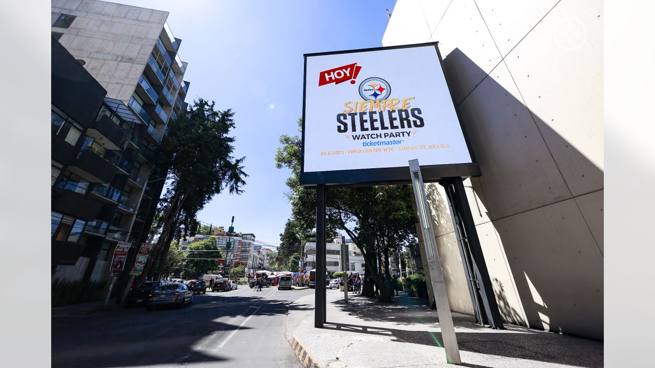 Steelers fans in Mexico show their support