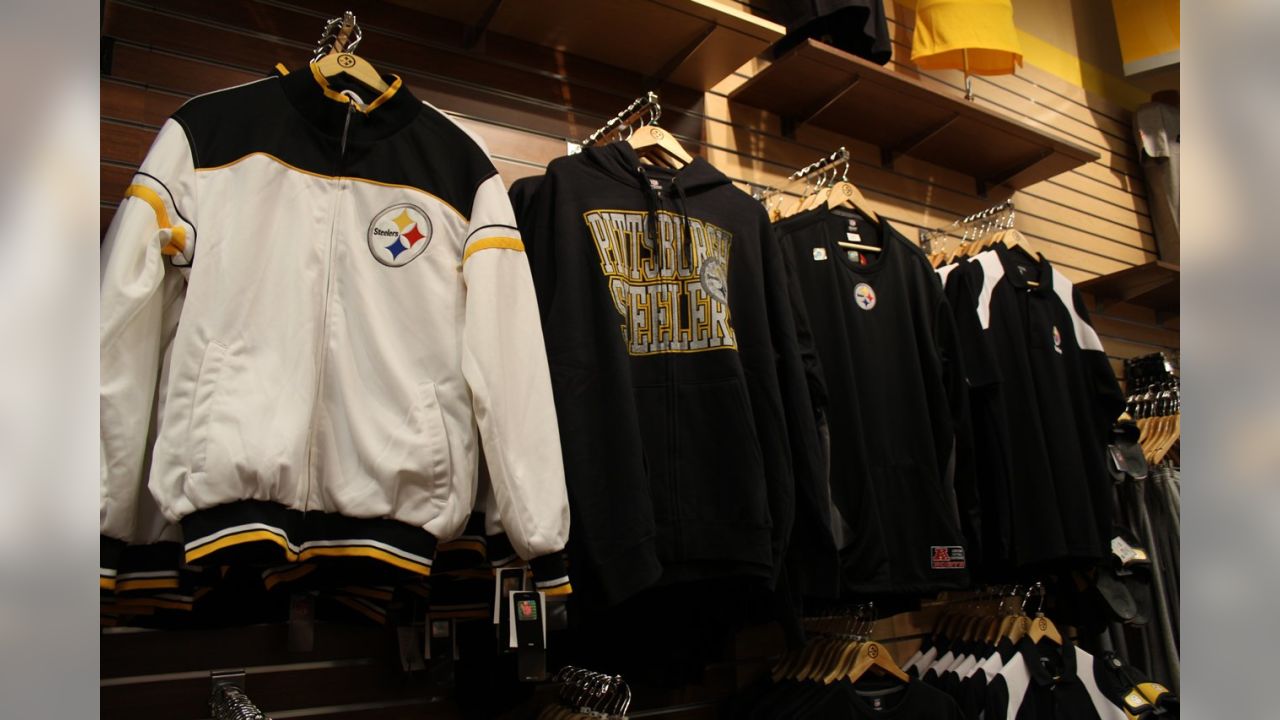 Steelers Sideline Store Grand Opening - Westmoreland Mall - 08-10