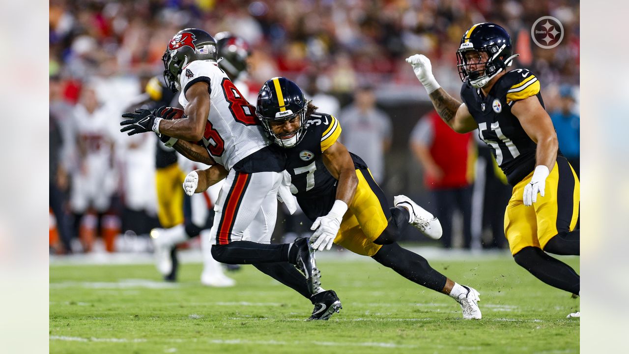 Pickett near perfect on opening drive as Steelers defeat Bucs 27