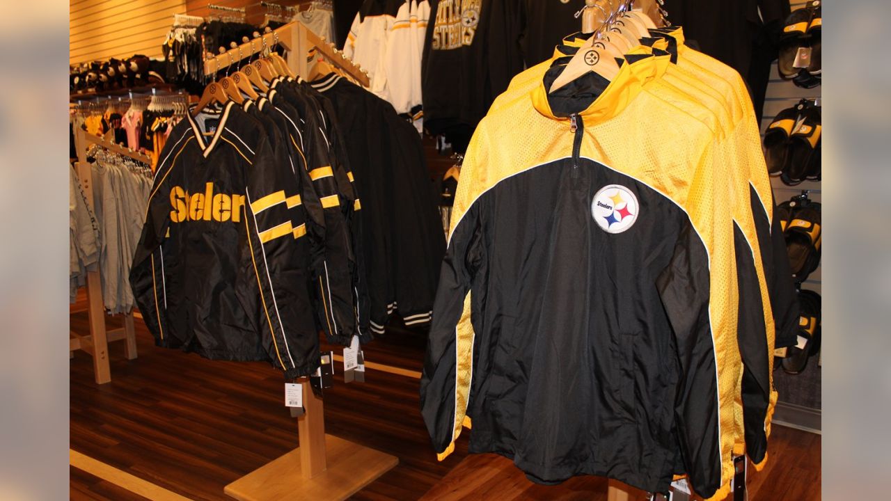 Steelers Sideline Store opens in Tanger Outlets