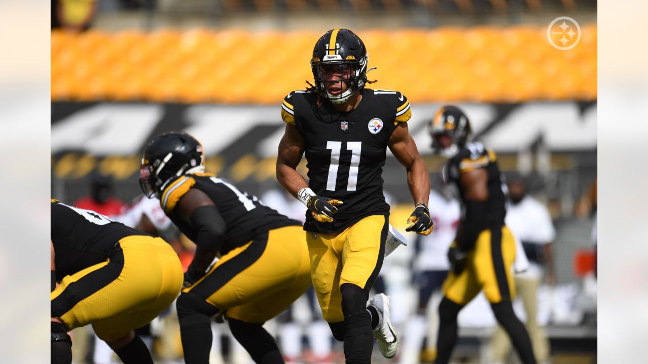 Pittsburgh Steelers wide receiver Chase Claypool (11) during an NFL  football practice, Saturday, July 31, 2021, in Pittsburgh. (AP Photo/Keith  Srakocic Stock Photo - Alamy