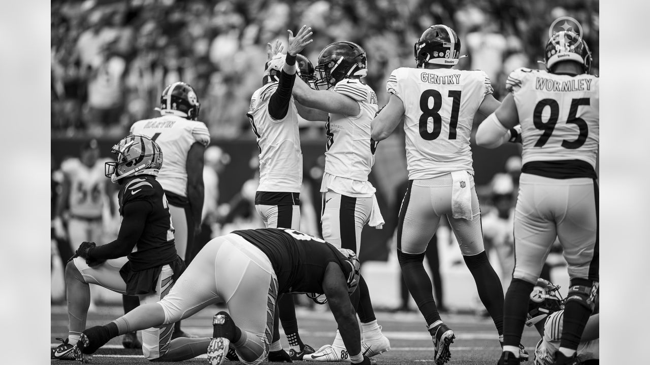 PHOTOS: Monochrome moments - Steelers at Bengals