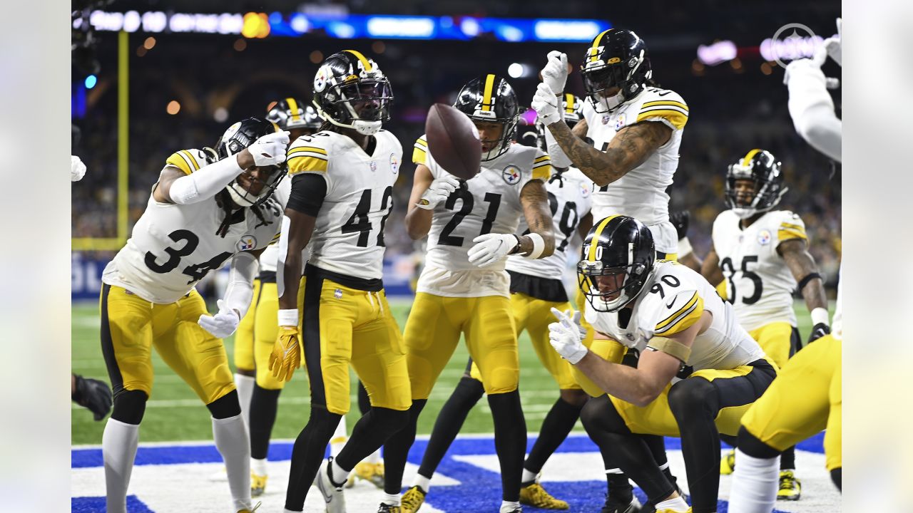 PHOTOS: Feature frames - Steelers at Colts