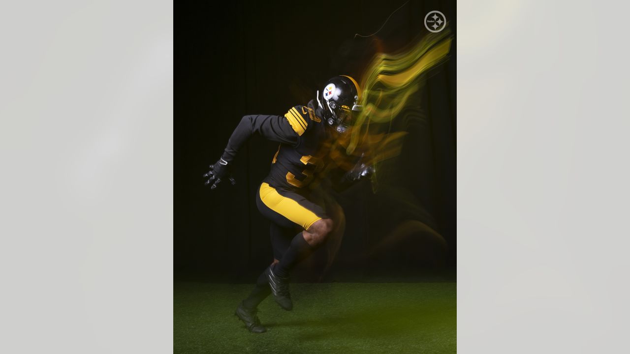 Steelers color rush uniform for the Christmas day game against the highway…   Pittsburgh steelers football, Pittsburgh steelers funny, Pittsburgh  steelers wallpaper