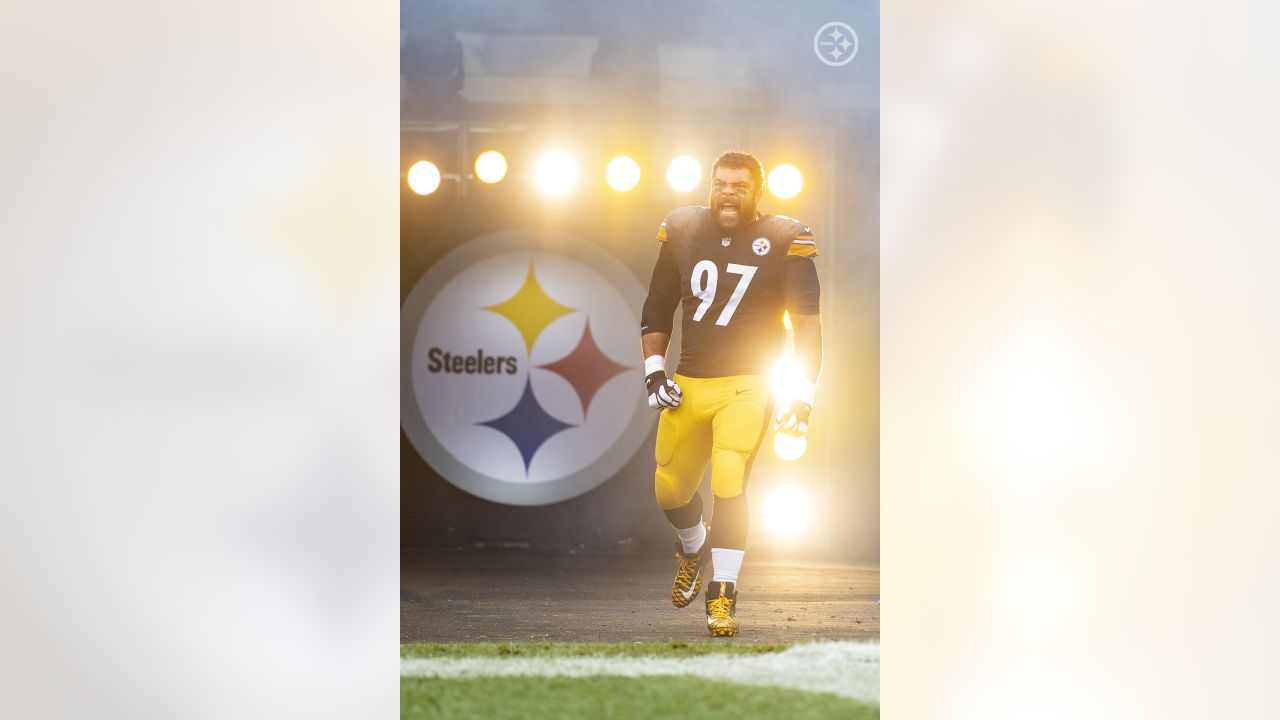 Pittsburgh Steelers: Cameron Heyward 2022 Mini Cardstock Cutout - Offi