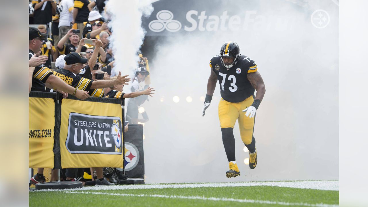 Celebrating or trolling? Steelers' Twitter account, Ramon Foster