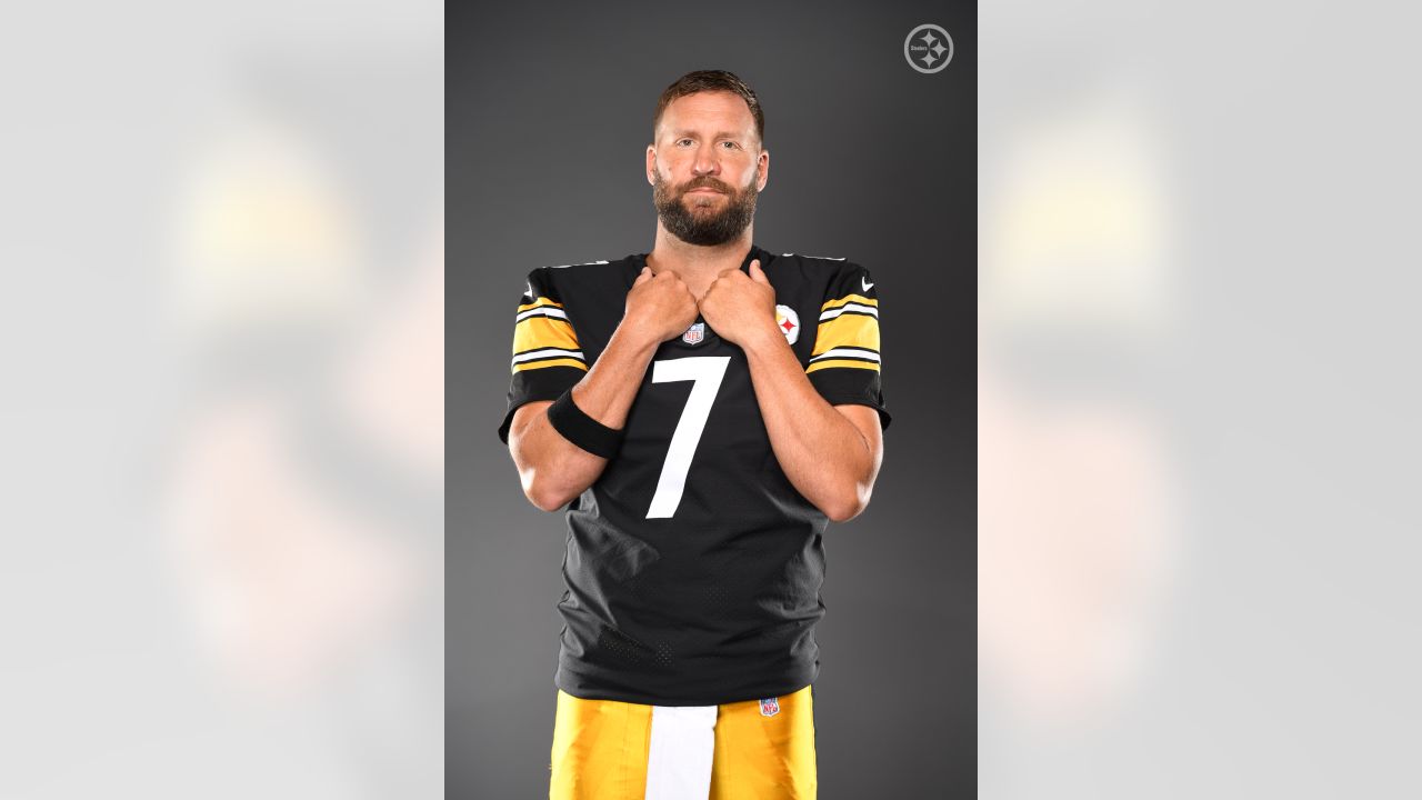 NFL on FOX - Pittsburgh Steelers stars Ben Roethlisberger and James  Harrison pulled off a jersey swap in real life 