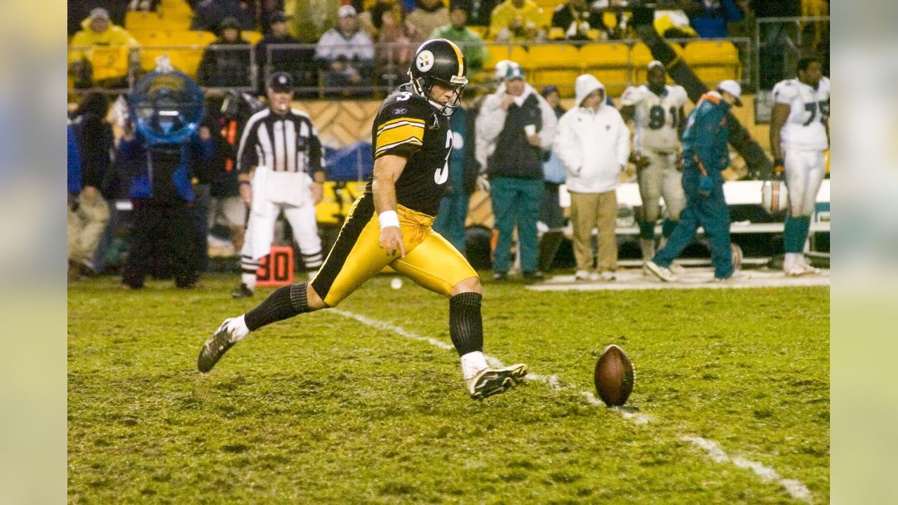 Pittsburgh steelers kicker jeff reed hi-res stock photography and images -  Alamy