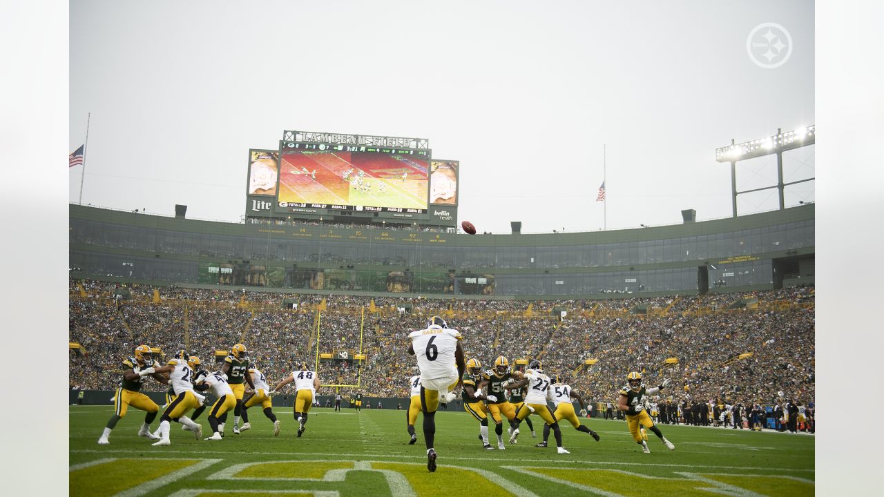 Pittsburgh Steelers punter Pressley Harvin III (6) before an NFL football  game against the Chicago Bears, Monday, Nov. 8, 2021, in Pittsburgh. (AP  Photo/Gene J. Puskar Stock Photo - Alamy