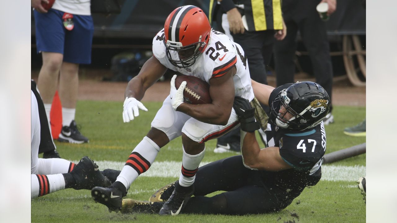 AP source: Rebuilding Jags trade LB Joe Schobert to Steelers