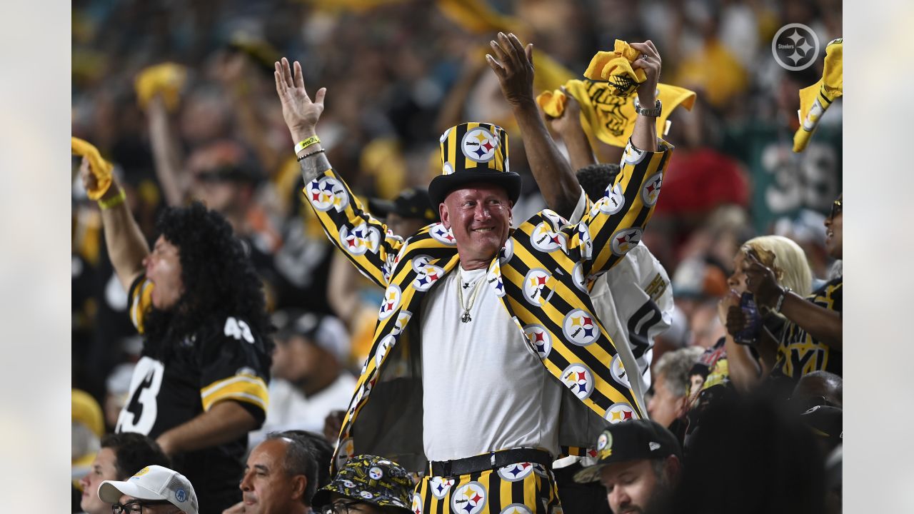 Pittsburgh Steelers fans dresses as Mr. and Mrs Santa Claus during the St.  Louis Rams game at Heinz Field in Pittsburgh, Pennsylvania on December 24,  2011. The Steelers defeated the Rams 27-0