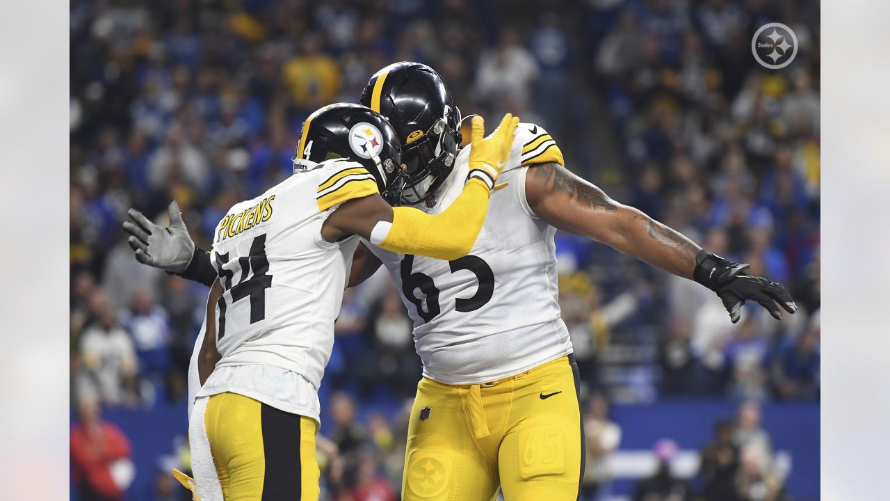 PHOTOS: Feature frames - Steelers at Colts