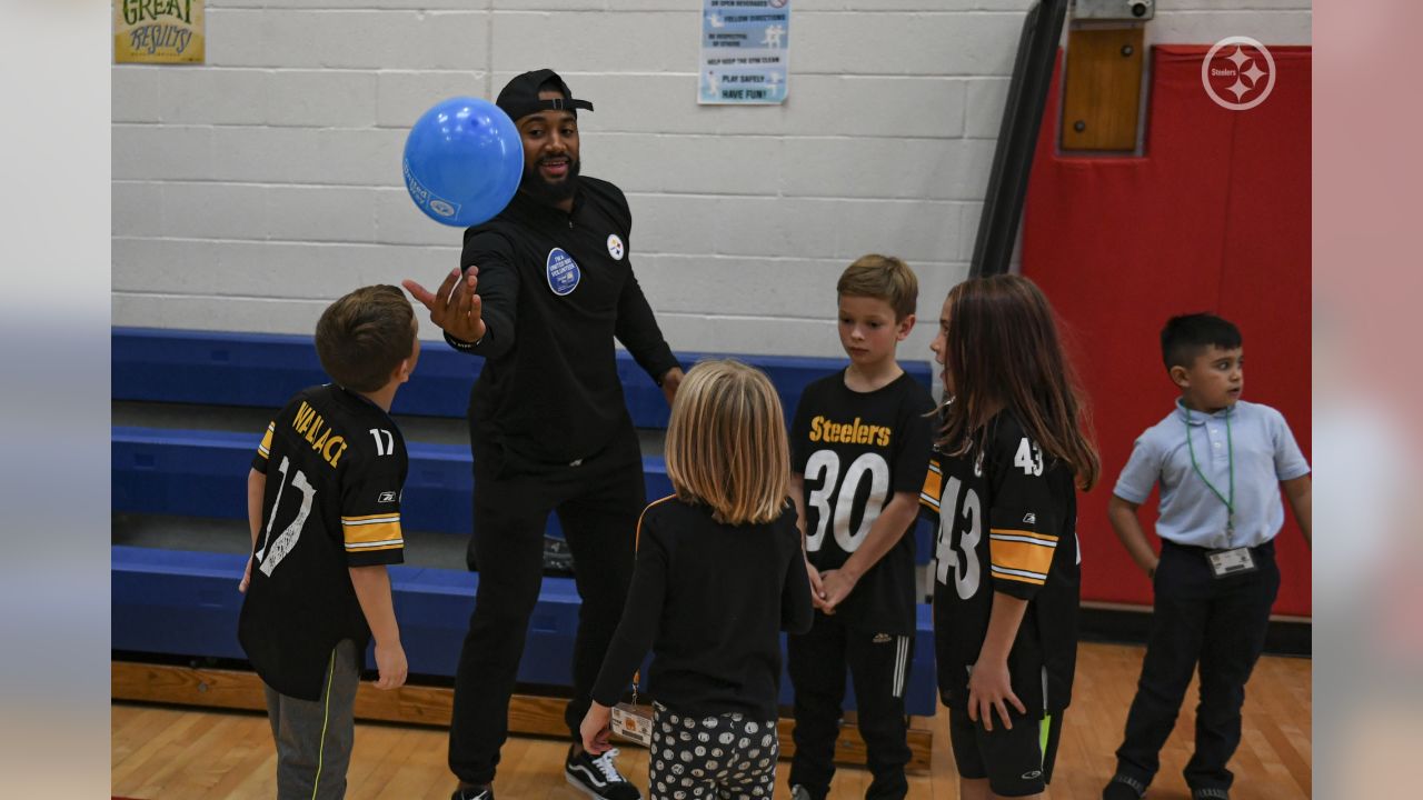 Steelers Community Relations on X: On Tuesday, our rookie class visited  @ChildrensPgh to spend some time doing crafts and activities with the  children and their families. 