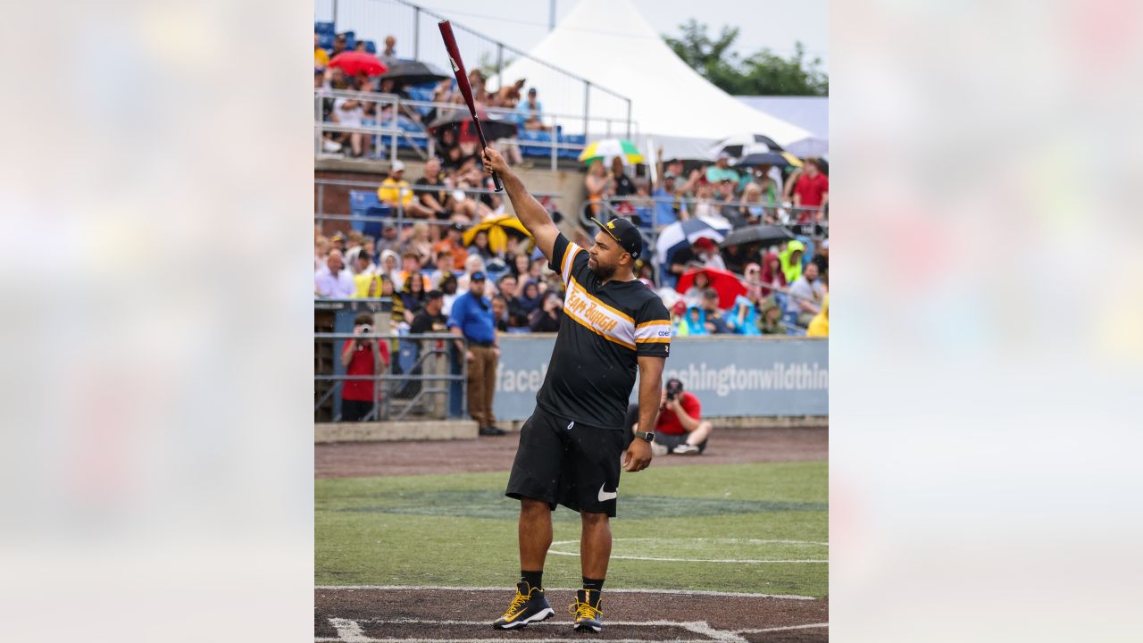 Kenny Pickett, Cam Heyward Among Several Steelers To Play In Celebrity  Softball Game Next Month - Steelers Depot