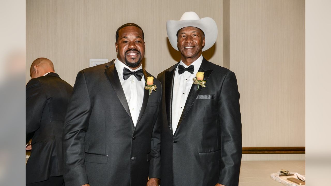 Mel Blount Youth Leadership Initiative – Guiding Young People On