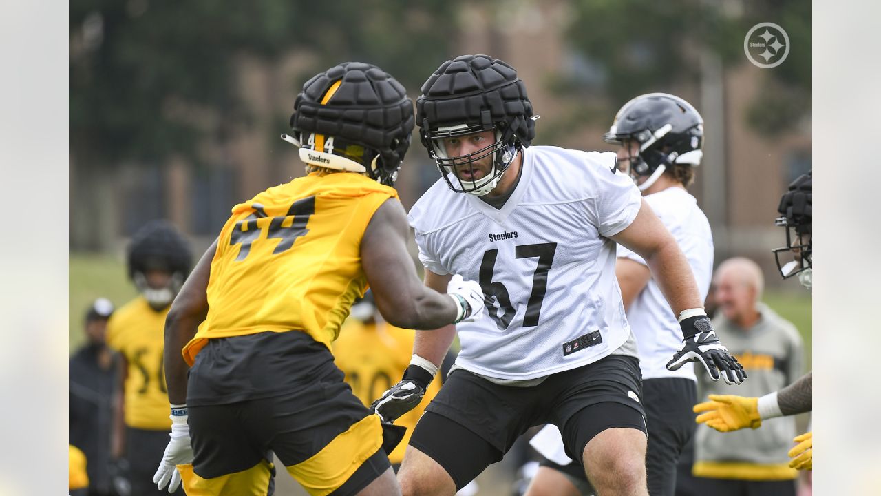 Latrobe, PA, USA. 28th July, 2022. July 28th, 2022: Benny Snell #24 during  the Pittsburgh Steelers Training Camp in Latrobe, PA. Mike J. Allen/BMR  (Credit Image: © Mike J. Allen/BMR via ZUMA